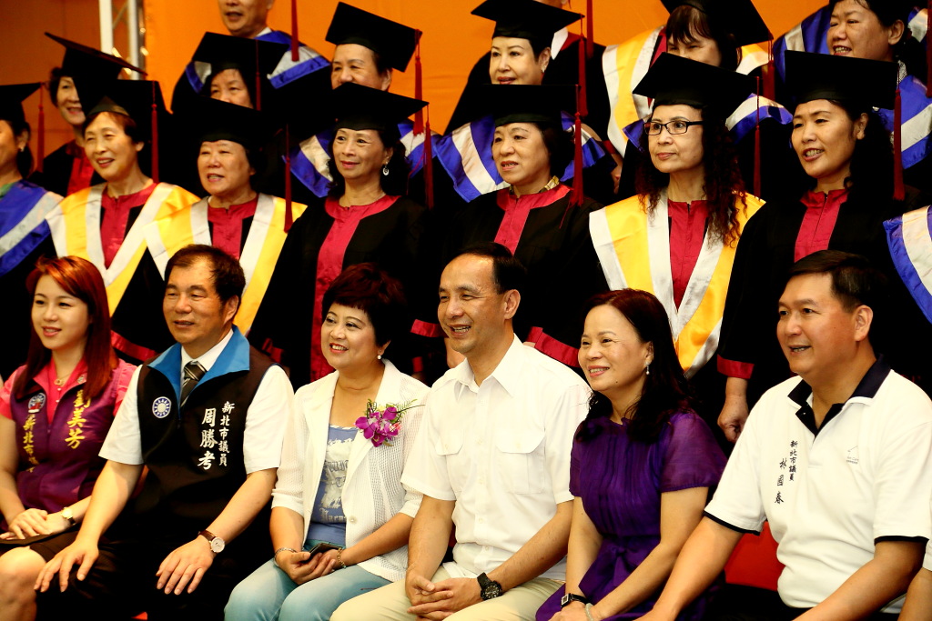 朱立倫市長肯定松年大學越辦越成功 希望每位學員活到老學到老