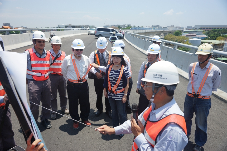 中央在高雄重要交通建設  江玲君：查看高雄港聯外高架道路工程