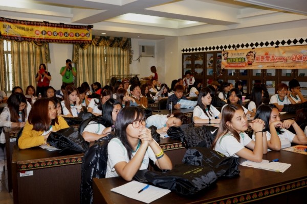 慈惠原住民族學子聆聽講座