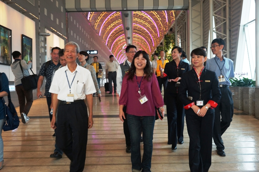 江玲君訪視高雄航站、海關及空勤隊 勉強化服務民眾