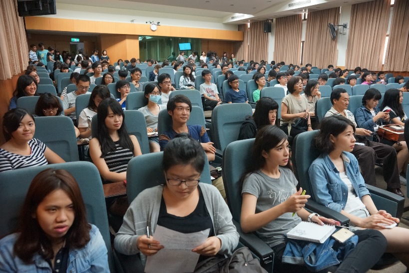 行政院政委顏鴻森高應大主講 勉學子紮實基礎與專業學科能力