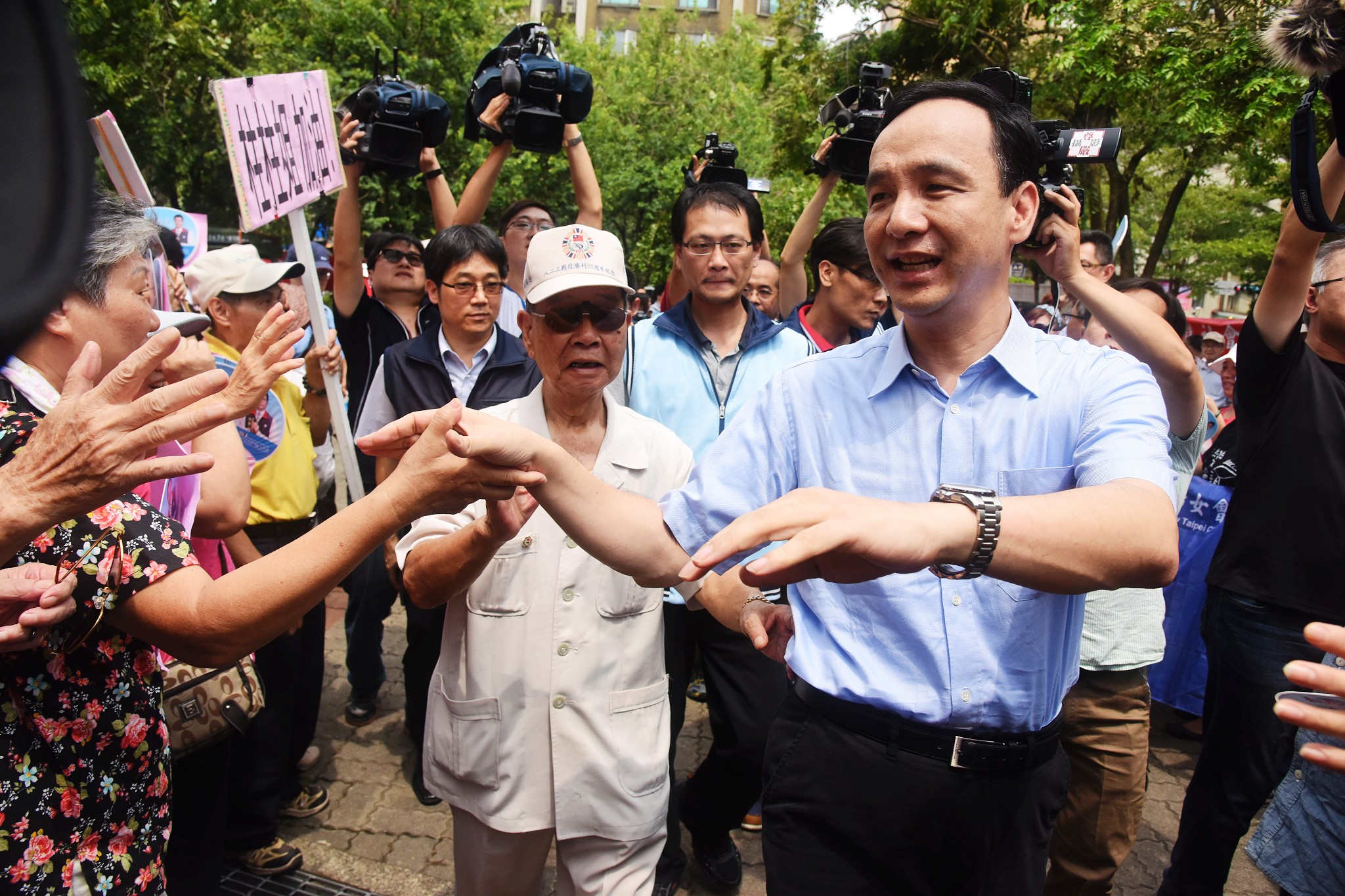 紀念八二三臺海戰役勝利57週年 朱立倫市長向英雄致敬