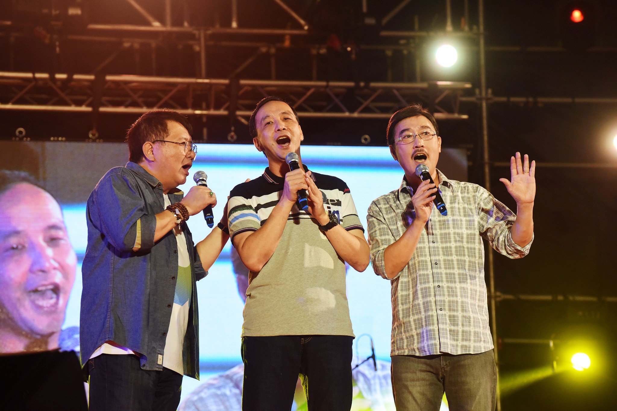 民歌40演唱會 朱立倫與趙樹海、王夢麟高唱民歌