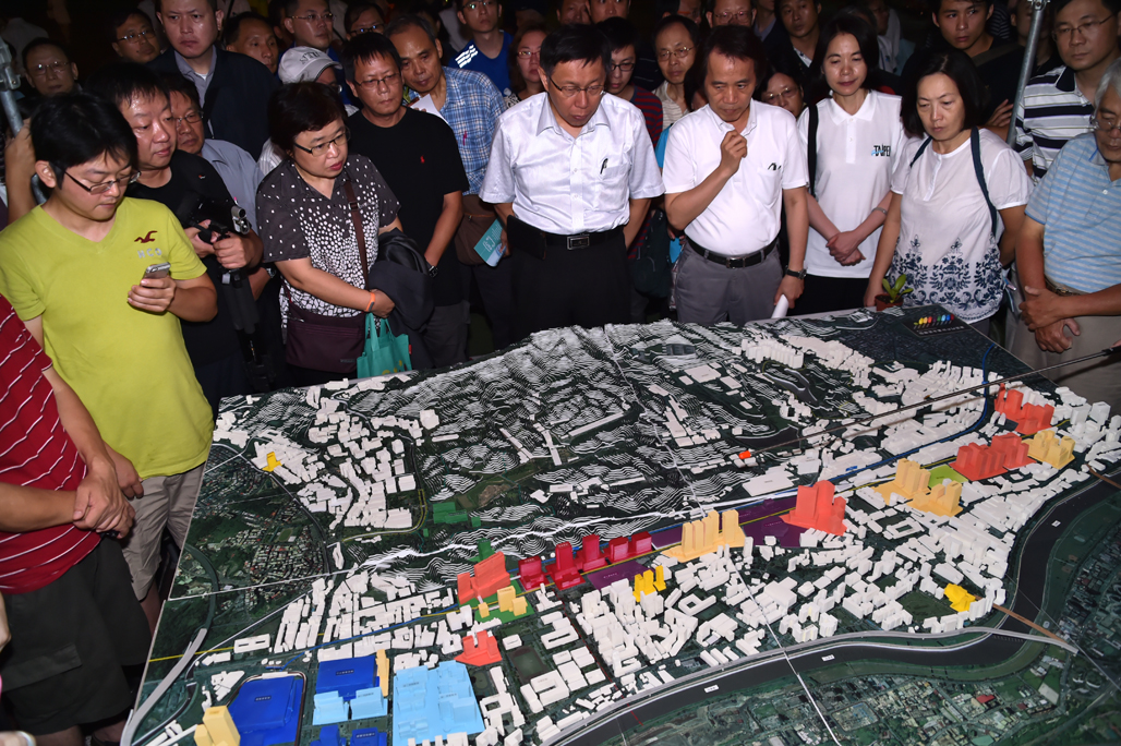 柯文哲主持東區門戶計畫戶外開講