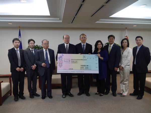 日本宮城縣副知事若生正博來台南親交善款 展現兄弟情誼