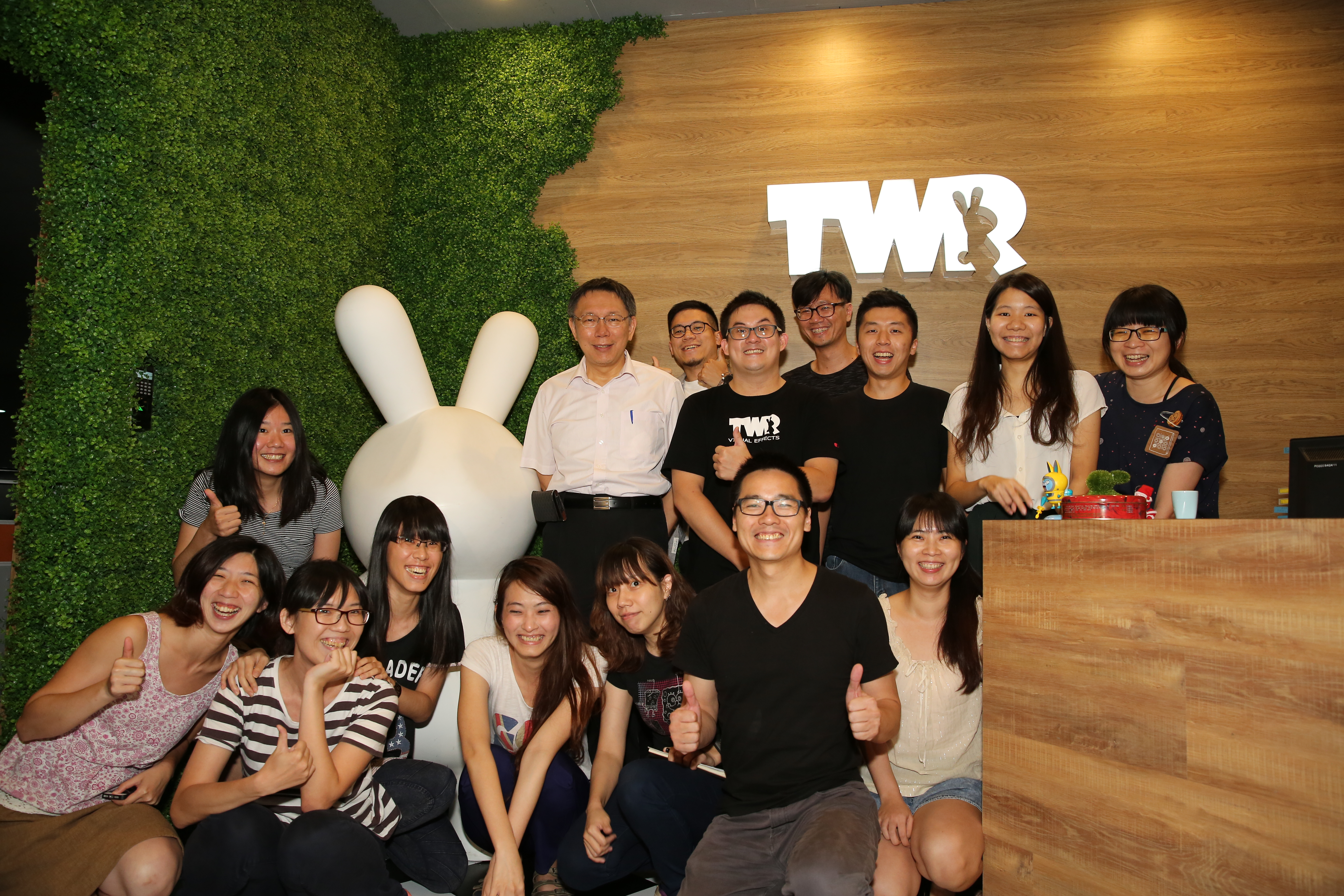 體驗國產3D影片後製技術 柯文哲：脫離製造業思維，走向軟體導向的產業