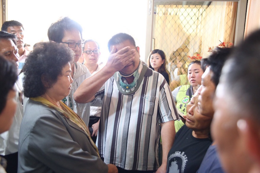 雄三飛彈擊中翔利昇號船長身亡家屬悲痛 高雄市長陳菊慰問並提供全力協助