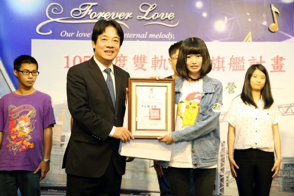 「學中做、做中學」 賴清德市長勉勵學子:將困難當作成長的養份