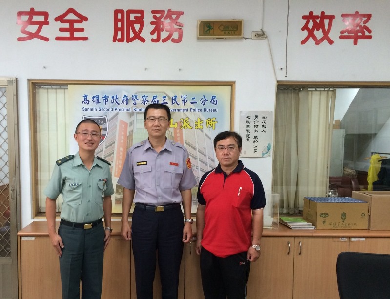 立志中學教官拜會三民二分局警察團隊 感謝維護校園安全