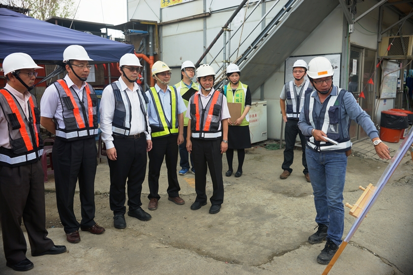 立法委員賴瑞隆查勘政院南部中心新大樓工程