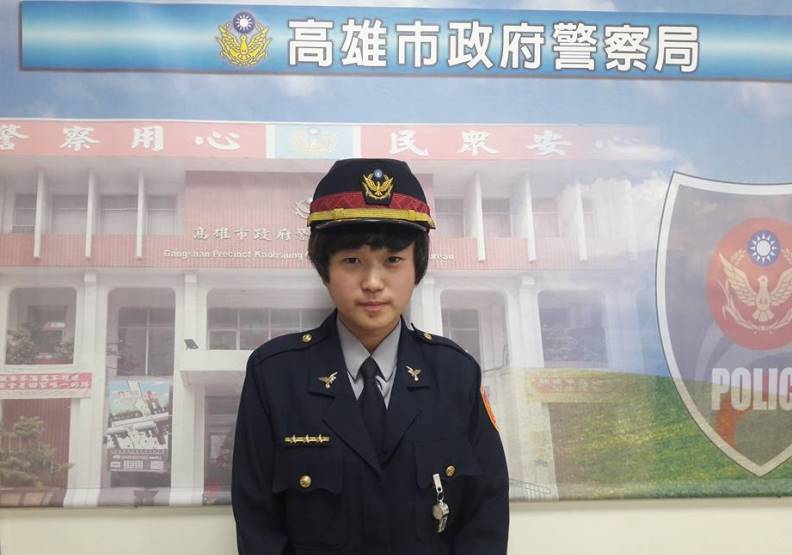 岡山警分局壽天派出所英勇女警楊喻涵 擒獲持槍毒犯