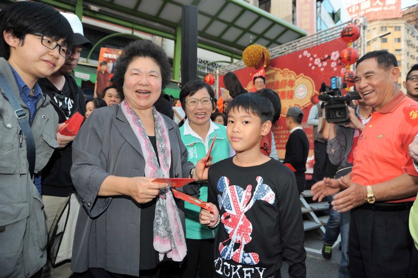 高雄市三鳳中街年貨大街熱鬧開市 市長陳菊歡迎民眾來高雄過好年