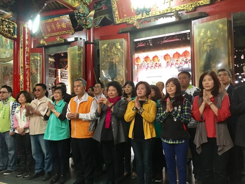 鳳山雙慈亭發送開運紅包 高雄市長陳菊為高雄祈福