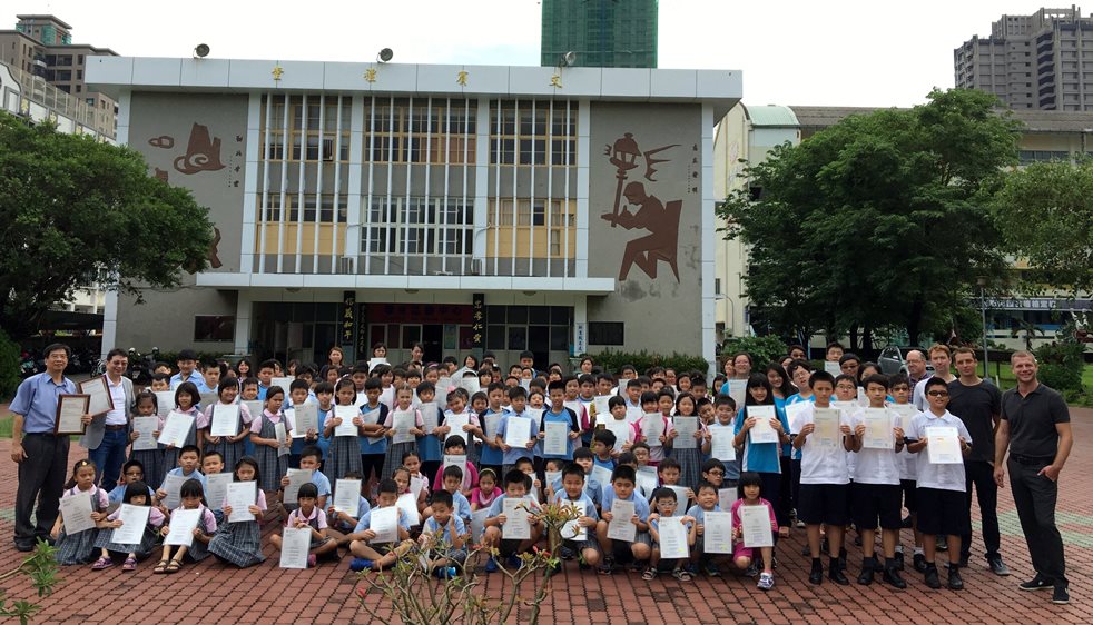 大榮中學附設劍橋雙語國小成果豐碩 通過劍橋大學認證合格