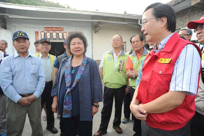 高雄市長陳菊視察旗山區後厝巷邊坡崩塌整治及防災整備情形
