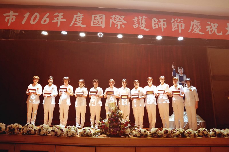 高雄醫學大學護理學院人才培育績效卓著 獲傑出護理人員專業貢獻獎