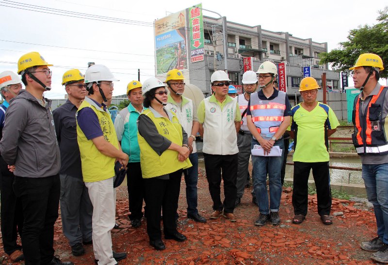 海棠颱風來勢洶洶直撲南台灣 高雄市長陳菊巡視仁武滯洪池