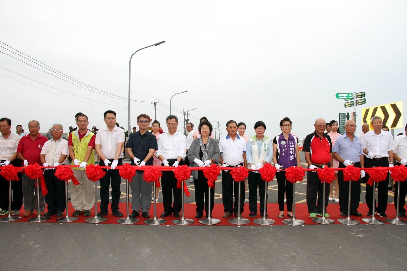 彌陀雙橋通車 高雄市長陳菊：市府建設力求高高平等