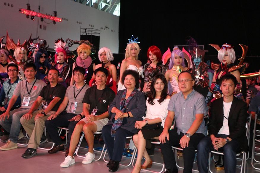 英雄聯盟決戰港都台港澳賽區與中國之戰 高雄市長陳菊：把冠軍留在台灣