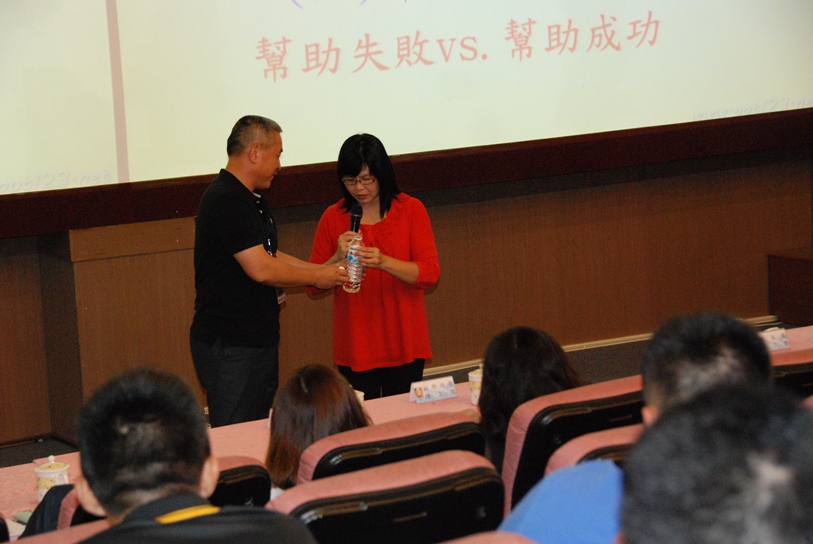 親子教育專家林妙香老師空軍嘉義基地幸福開講 弟兄眷屬深感受用