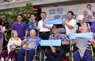 出席銀髮樂活行 柯文哲:面對老化 市府推動社區化照護