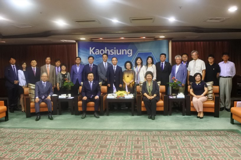 韓國釜山市長回訪高雄市 雙城緊密互動、簽署合作交流意向書