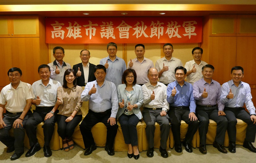 高雄市議長康裕成率副議長、議員展開秋季敬軍活動