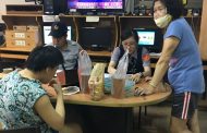 精障女受傷又迷路 三民一分局三民所副所長張永昇、警員黃郁筑包紮助返家