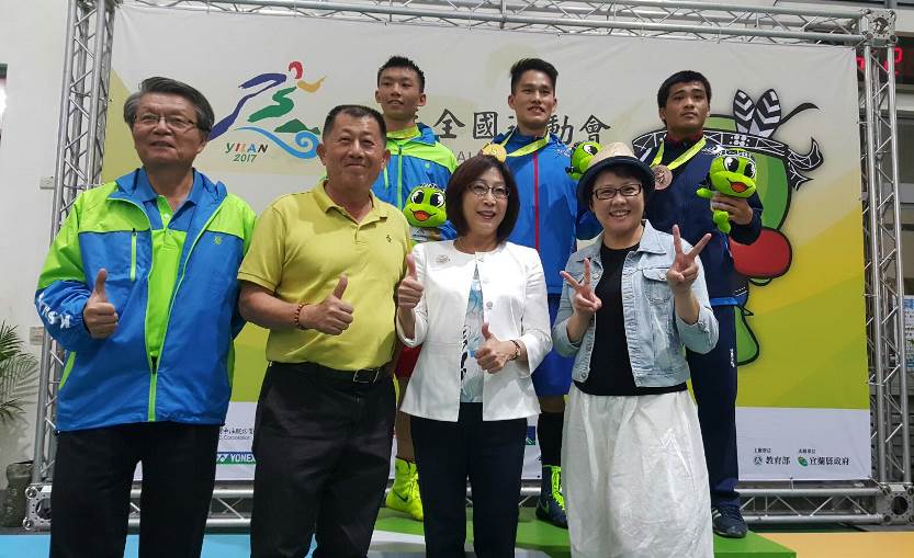 議長康裕成化身健將小粉絲 組成議會加油團為高雄選手加油