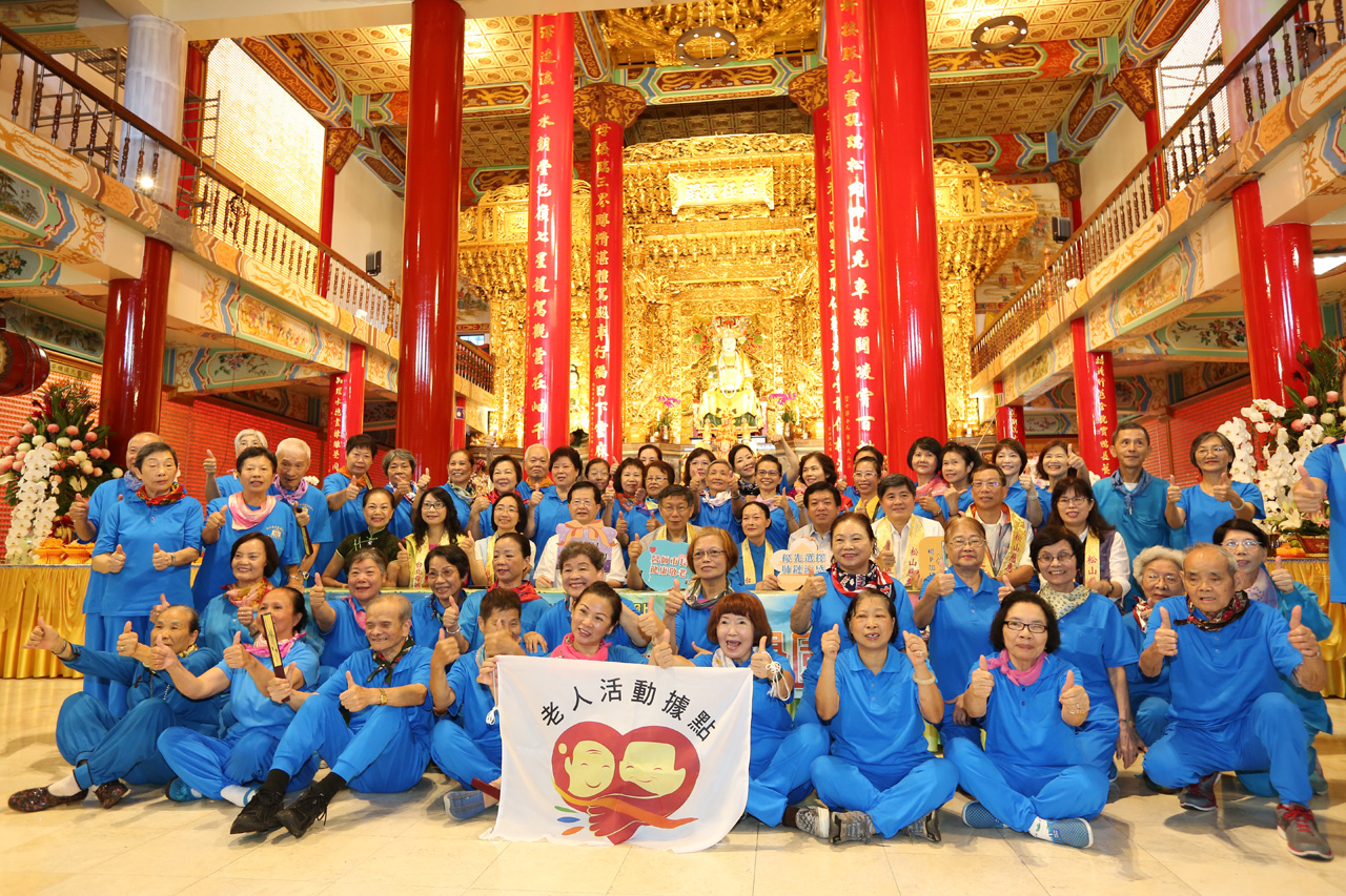 松山慈惠堂教長者唱歌仔戲當志工 柯文哲盼325個共餐據點發展各自特色 讓長者走出家門