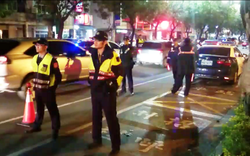 三民二分局長親帶隊實施擴大臨檢 員警配戴LED肩燈查獲二起酒駕案