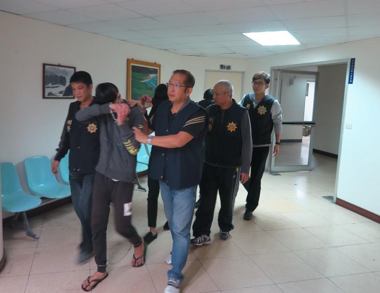 歹徒銀樓搶金項鍊欲銷贓 高市警局三民二分局案發五小時逮獲三名嫌犯