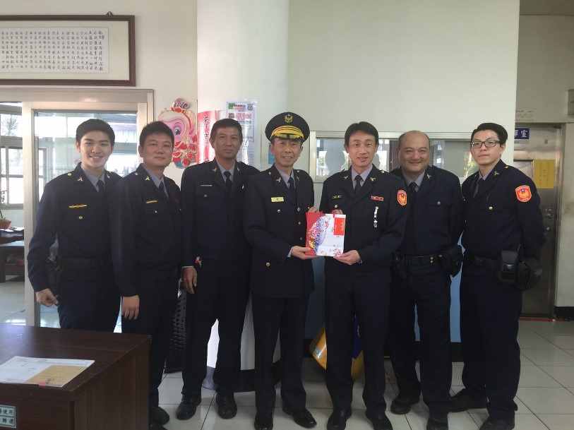 跨年勤務圓滿結束 仁武分局長梁東山至各所慰問基層員警辛勞