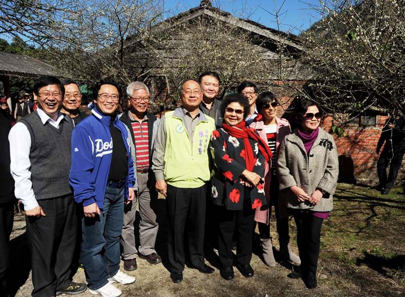 高雄六龜百年梅樹盛開 市長陳菊盼改善地方基礎建設提升觀光效益