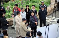 高雄市長陳菊視察雙湖公園 盼繽紛花海翻轉覆鼎金