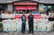 高雄市政府警察局三民一分局與行德宮攜手走入社區「新春添暖 關懷弱勢」