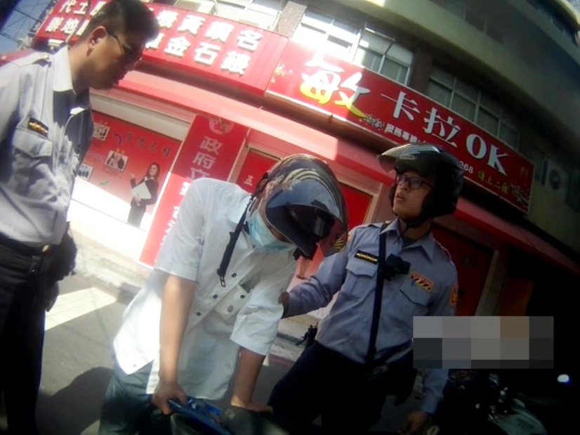 三民二分局團隊合作 前警開單罰違規 後警查毒品逮捕毒蟲送法辦