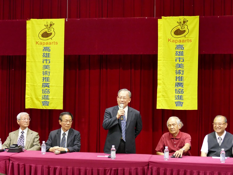 「藝氣風發」春季展 議會秘書長陳順歡迎市民前來欣賞藝術作品