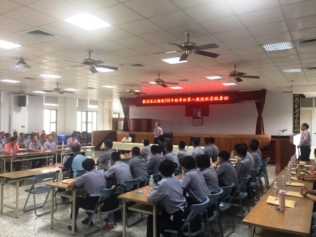 警察特考班至仁武分局參訪 副分局長陳秋能：提早讓學生體驗警察勤務運作