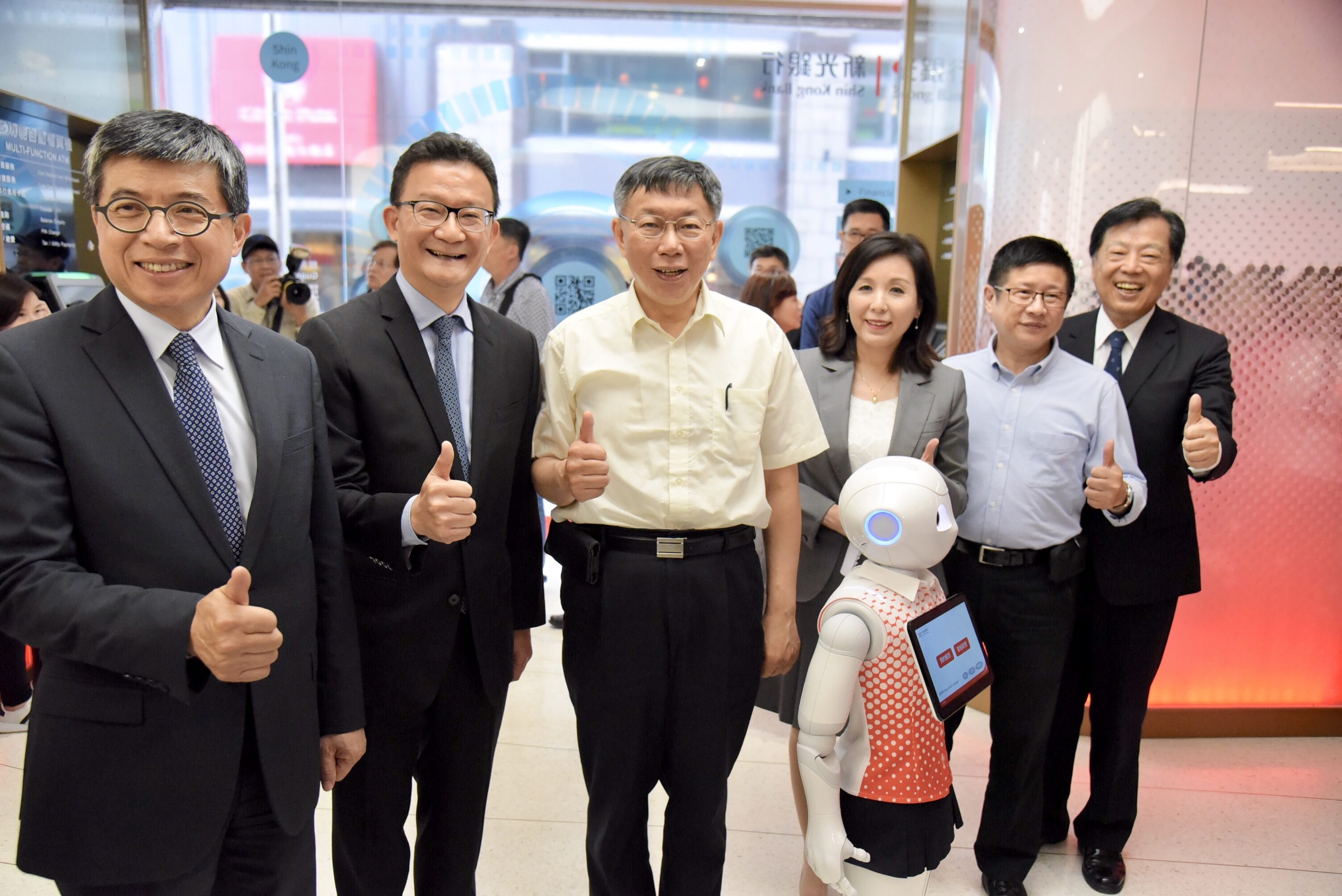 新光站前樂活未來館即將熱鬧開幕 跟著柯文哲市長一起搶先感受數位新體驗