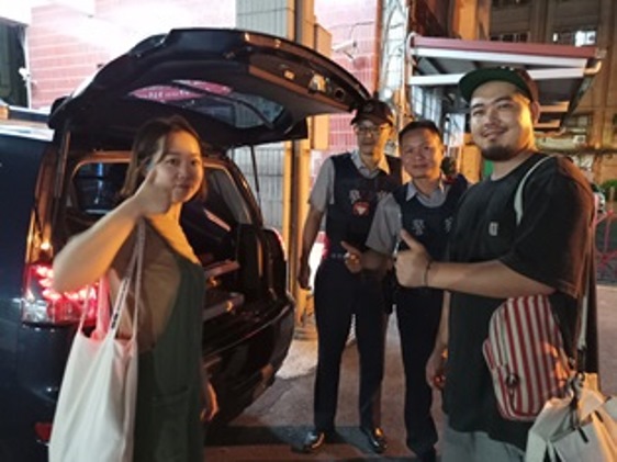 韓國「歐爸」迷路 三民一分局熱心警護送返旅社 感激警方熱心協助