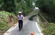 岡山分局深水派出所警巡視災情發現路塌及時警戒防意外
