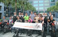 濟安宮與瑞興冷凍合贈手搖自行車 朱立倫市長鼓勵身障朋友善用體驗戶外風光