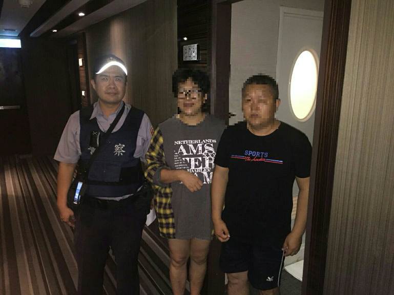 新疆維吾爾族旅客半夜迷路 三民一分局警協助回飯店