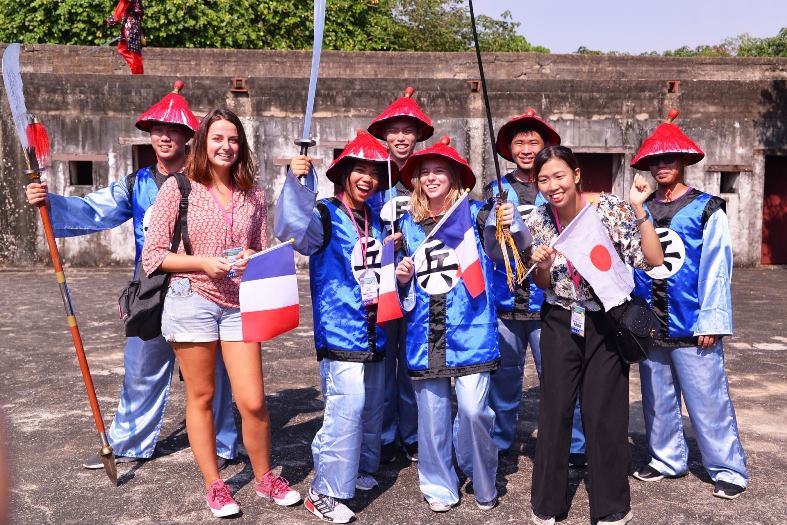 高雄國際生新鮮人 深入旗津史跡