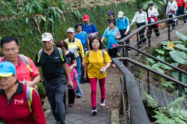 桃園市北區重陽樂齡健行活動虎頭山登場
