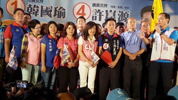 台北市長朱立倫大力向選民推薦韓國瑜和許崑源。