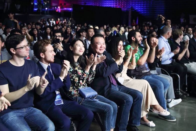 世界電競賽閉幕 高雄市長許立明頒獎肯定選手卓越表現