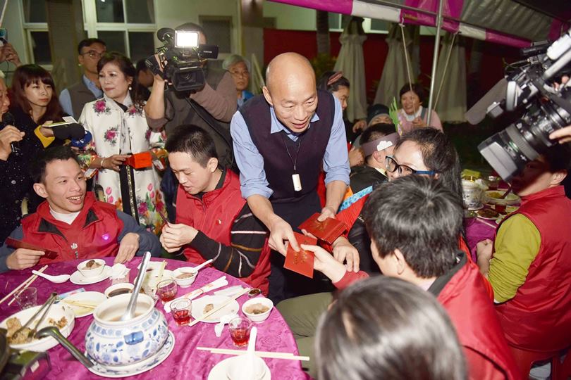 紅十字會育幼中心慈暉園圍爐 韓國瑜到場表達祝福