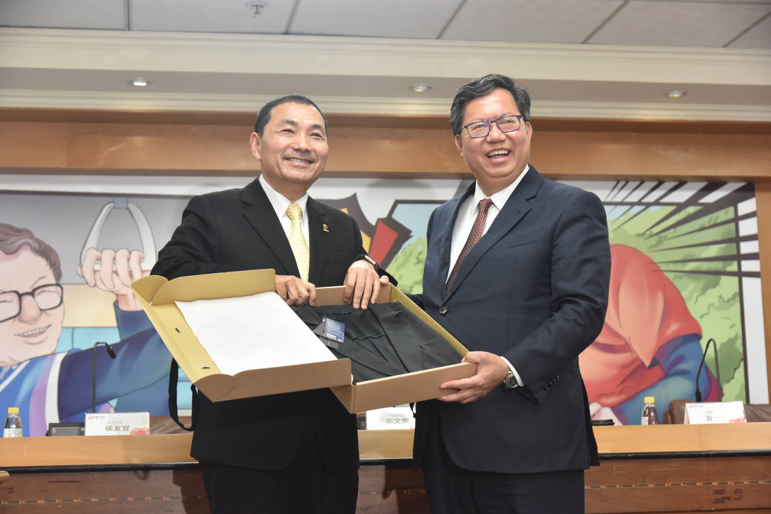 新北市長侯友宜邀請共放天燈祈福 鄭文燦、林右昌共襄盛舉 啟動城市合作里程碑